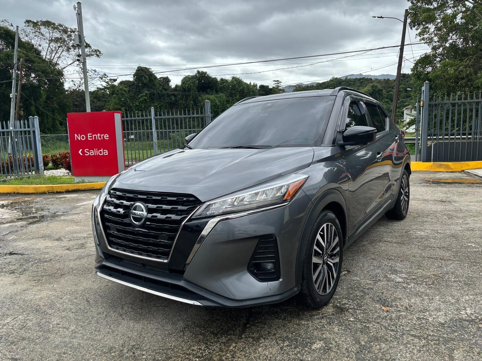 2021 Nissan Kicks SR