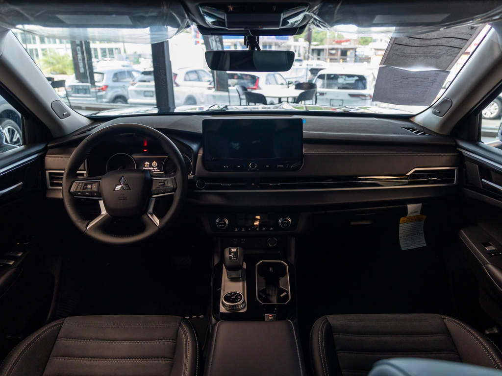 Used Car 2025 Mitsubishi Outlander  For Sale Under $35,000 In San Juan, Puerto Rico