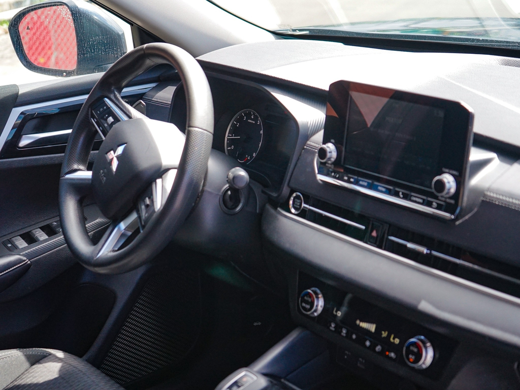 Used Car 2024 Mitsubishi Outlander  For Sale Under $30,000 In San Juan, Puerto Rico