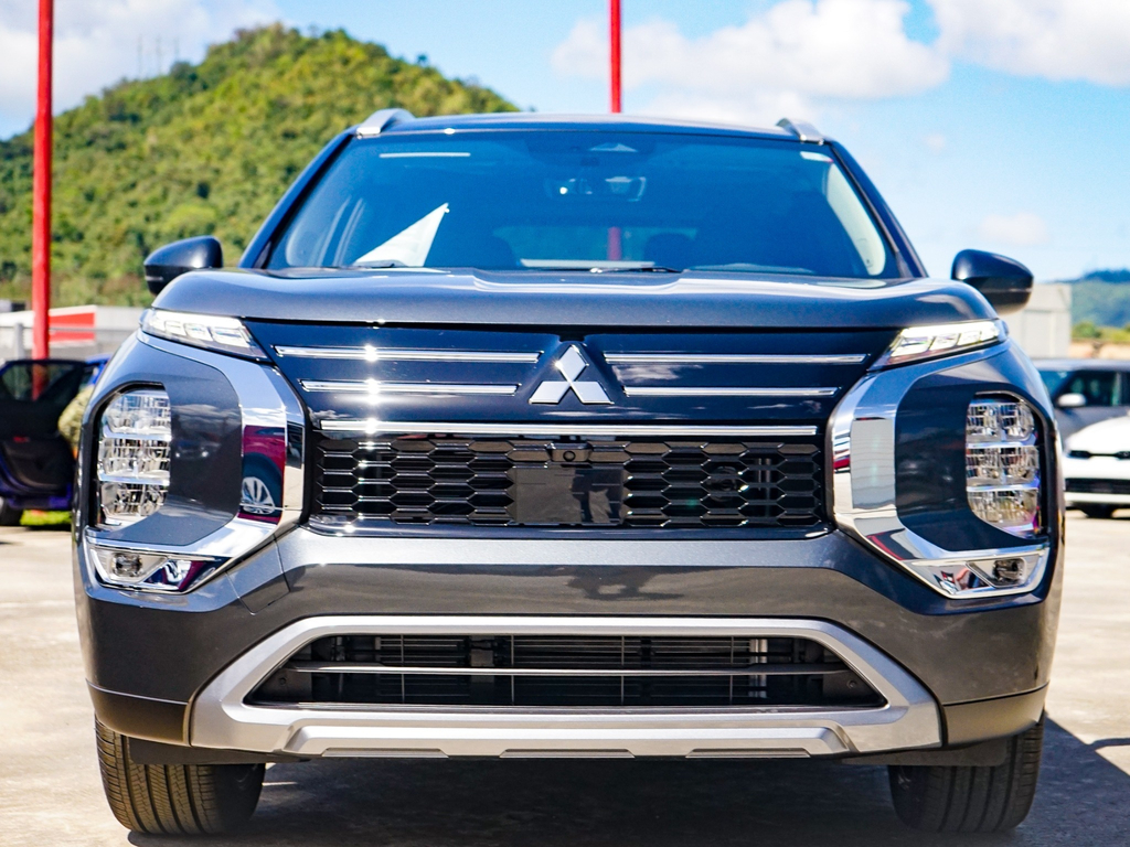 New Car 2025 Mitsubishi Outlander Plug-in Hybrid  For Sale Under $50,000 In San Juan, Puerto Rico