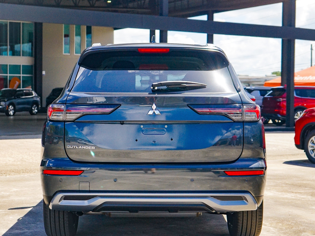 New Car 2025 Mitsubishi Outlander Plug-in Hybrid  For Sale Under $50,000 In San Juan, Puerto Rico