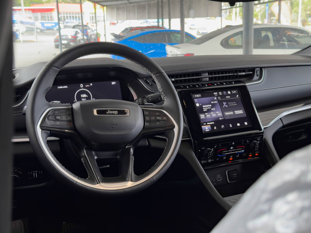 Used Car 2023 Jeep Grand Cherokee  For Sale Under $50,000 In San Juan, Puerto Rico