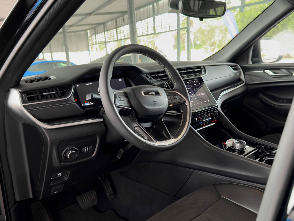 Used Car 2023 Jeep Grand Cherokee  For Sale Under $50,000 In San Juan, Puerto Rico