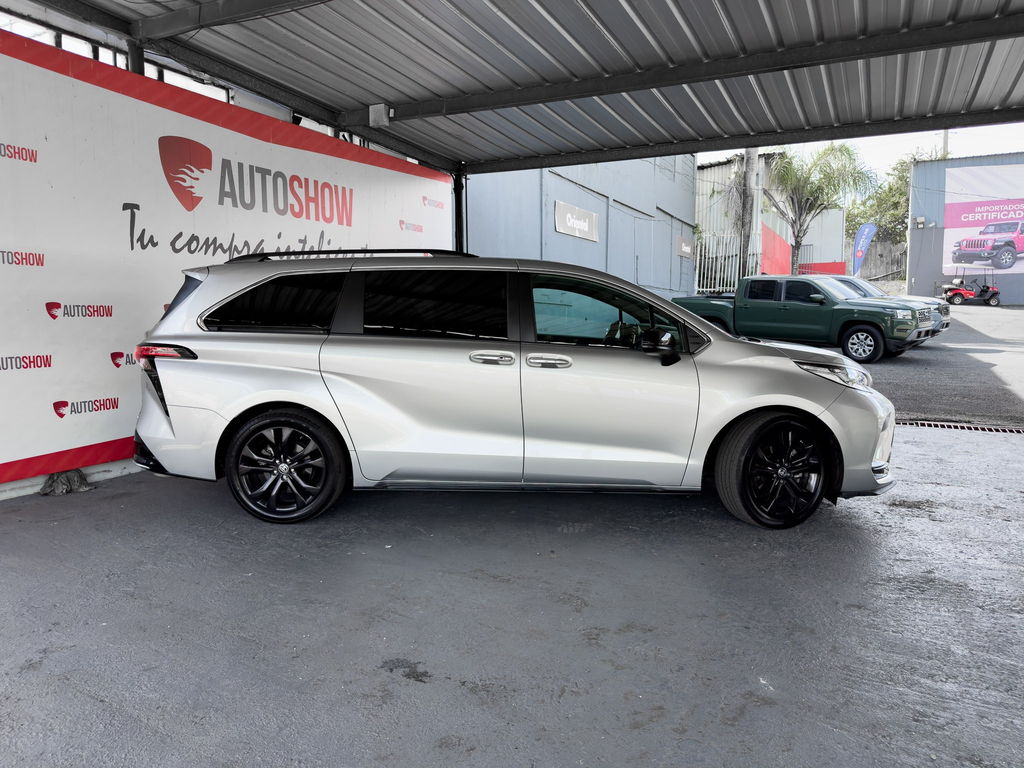 Used Car 2023 Toyota Sienna  For Sale Under $70,000 In San Juan, Puerto Rico