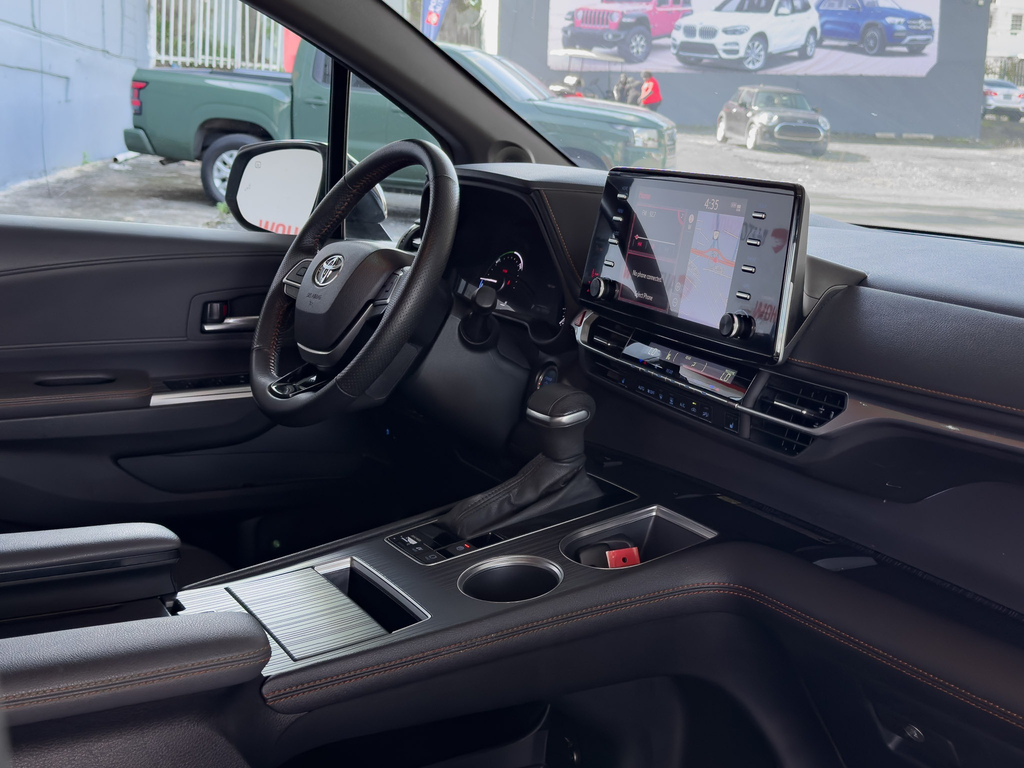 Used Car 2023 Toyota Sienna  For Sale Under $70,000 In San Juan, Puerto Rico