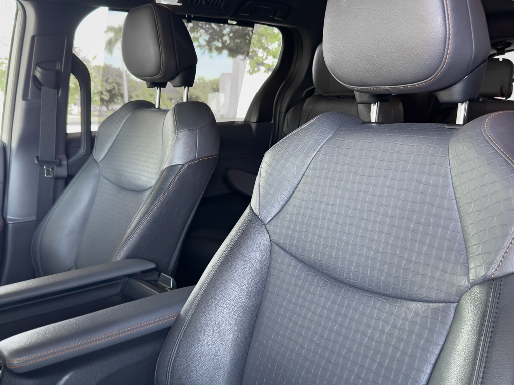 Used Car 2023 Toyota Sienna  For Sale Under $70,000 In San Juan, Puerto Rico