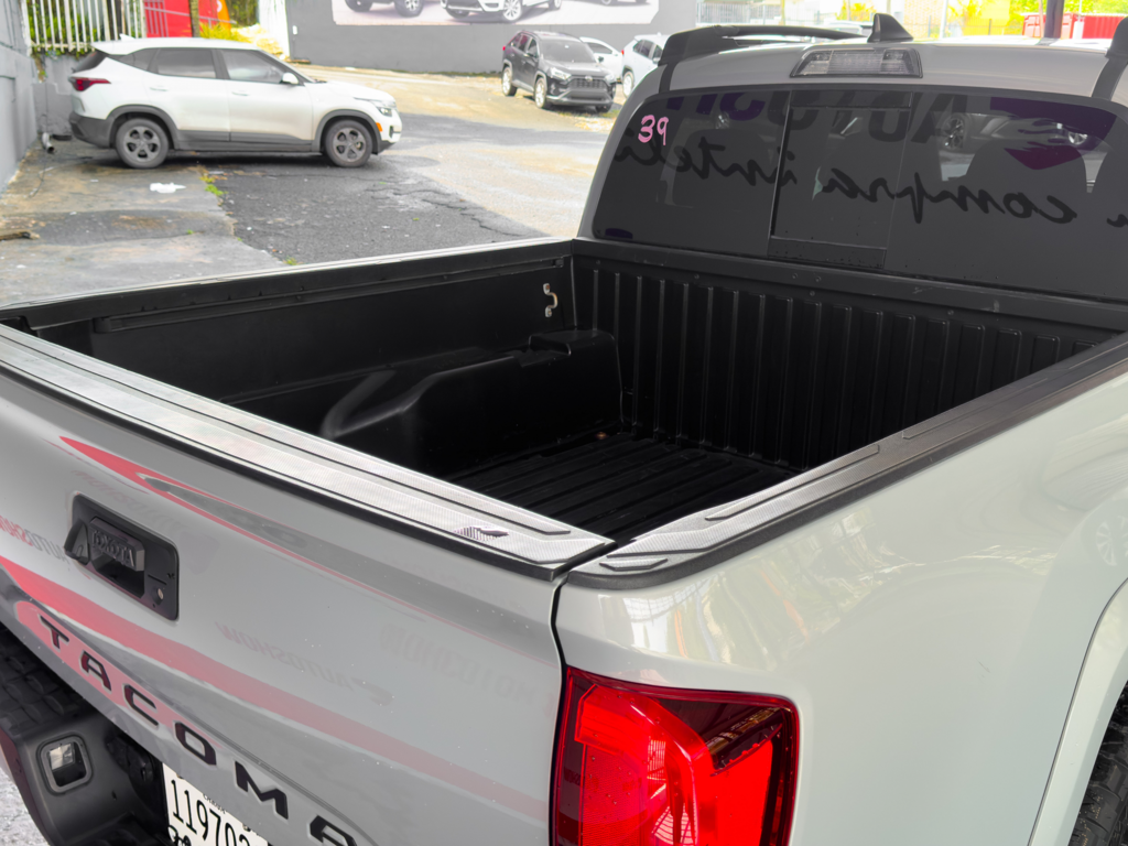 Used Car 2019 Toyota Tacoma 2wd  Crew Pickup Rear Wheel Drive For Sale Under $10,000 In San Juan, Puerto Rico