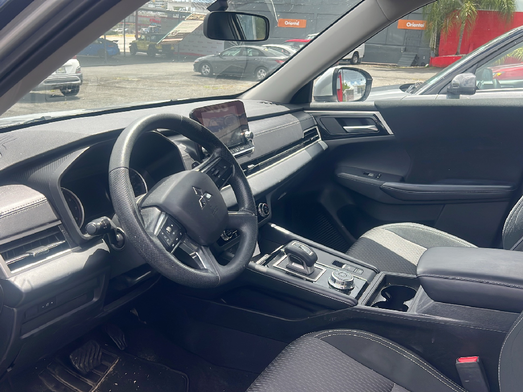 Used Car 2024 Mitsubishi Outlander  For Sale Under $35,000 In San Juan, Puerto Rico