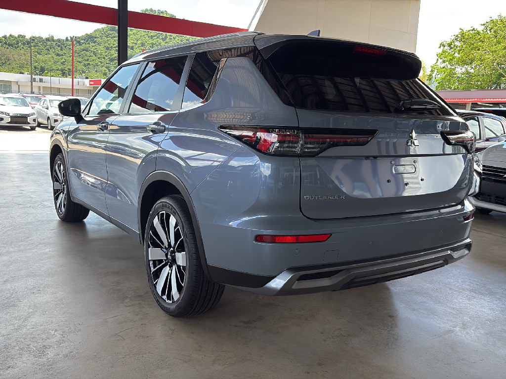 Used Car 2025 Mitsubishi Outlander  For Sale Under $50,000 In San Juan, Puerto Rico