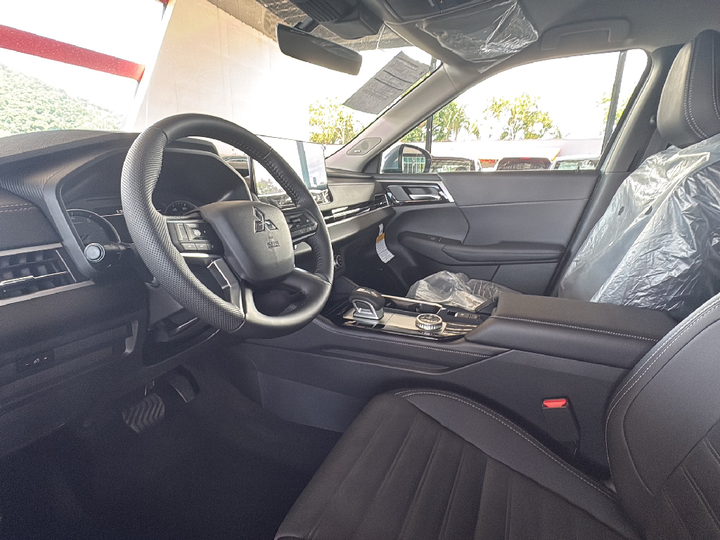 Used Car 2025 Mitsubishi Outlander  For Sale Under $50,000 In San Juan, Puerto Rico