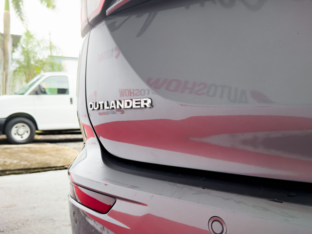 Used Car 2024 Mitsubishi Outlander  For Sale Under $35,000 In San Juan, Puerto Rico
