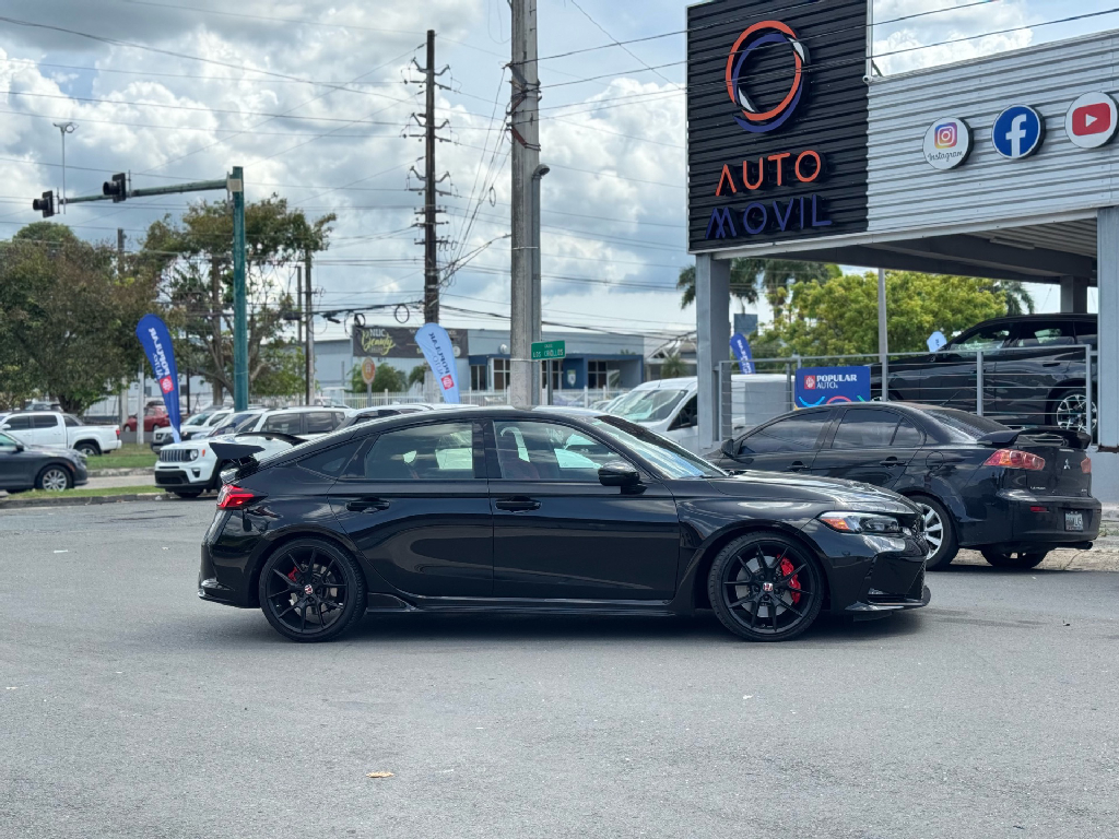 2023 Honda Civic Hatchback Type-R's photo