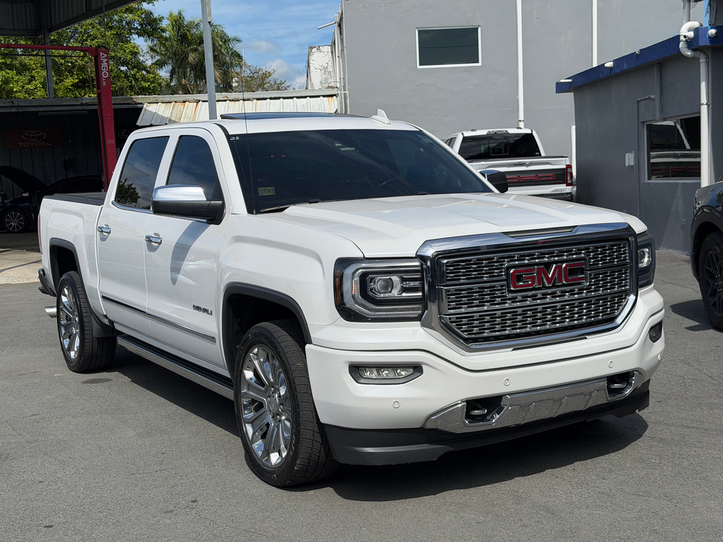 2017 GMC Sierra 4WD Crew Cab Short Box's photo