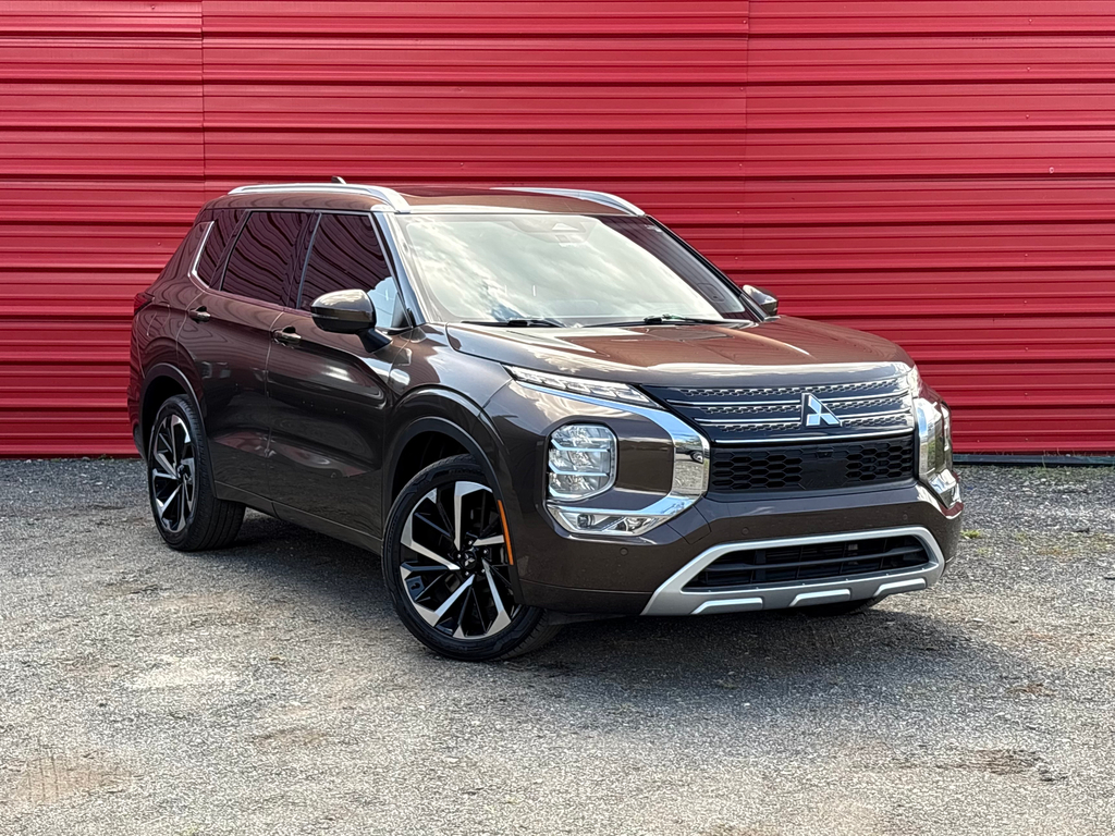 2023 Mitsubishi Outlander SEL 2WD's photo