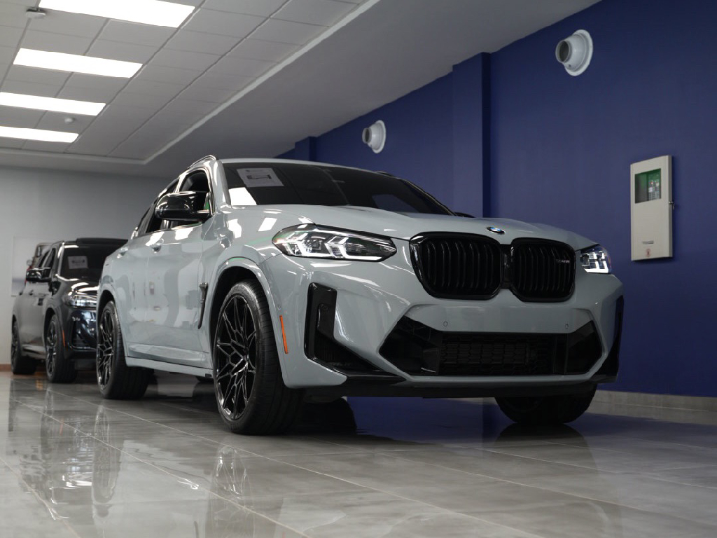 2024 BMW X4 M -'s photo
