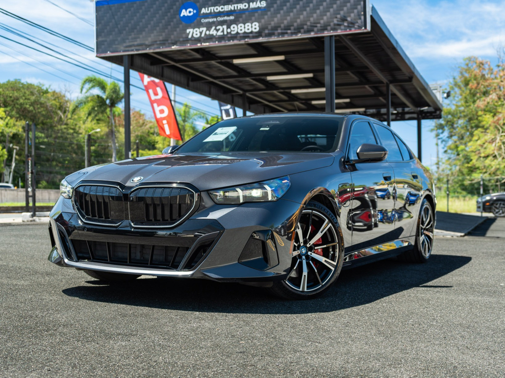 2025 BMW 5 Series 550e xDrive Sedan's photo