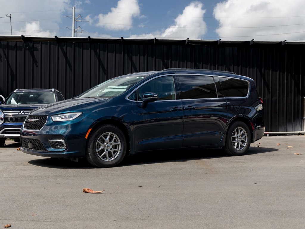 2022 Chrysler Pacifica Touring