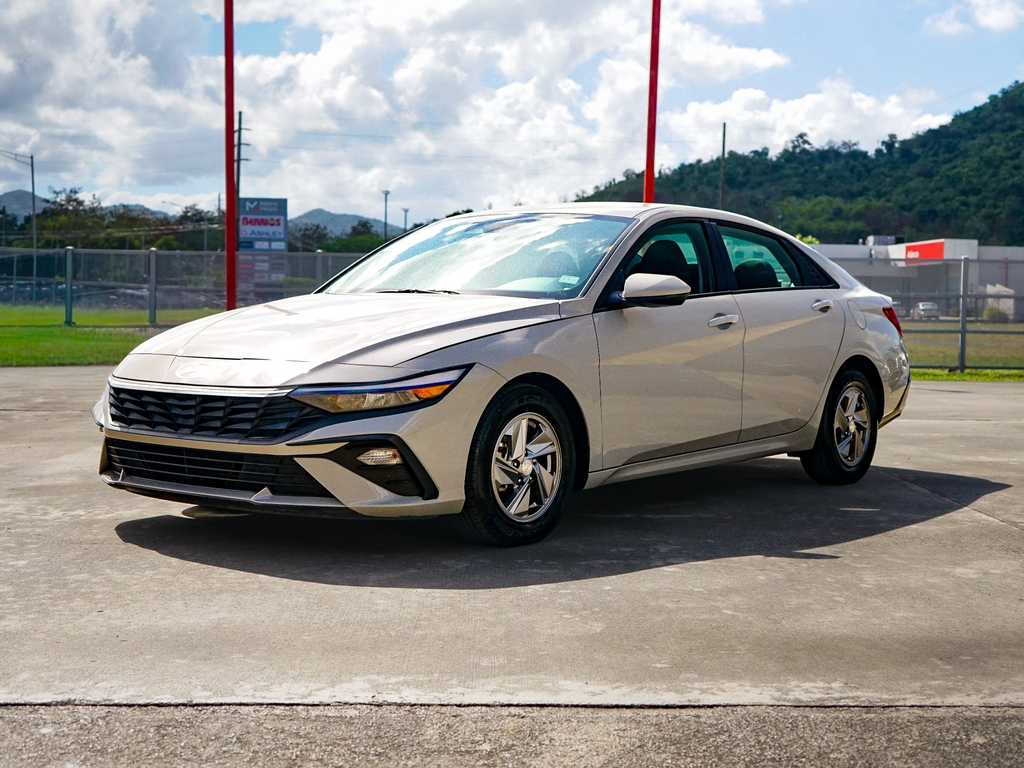 2025 Hyundai Elantra SE