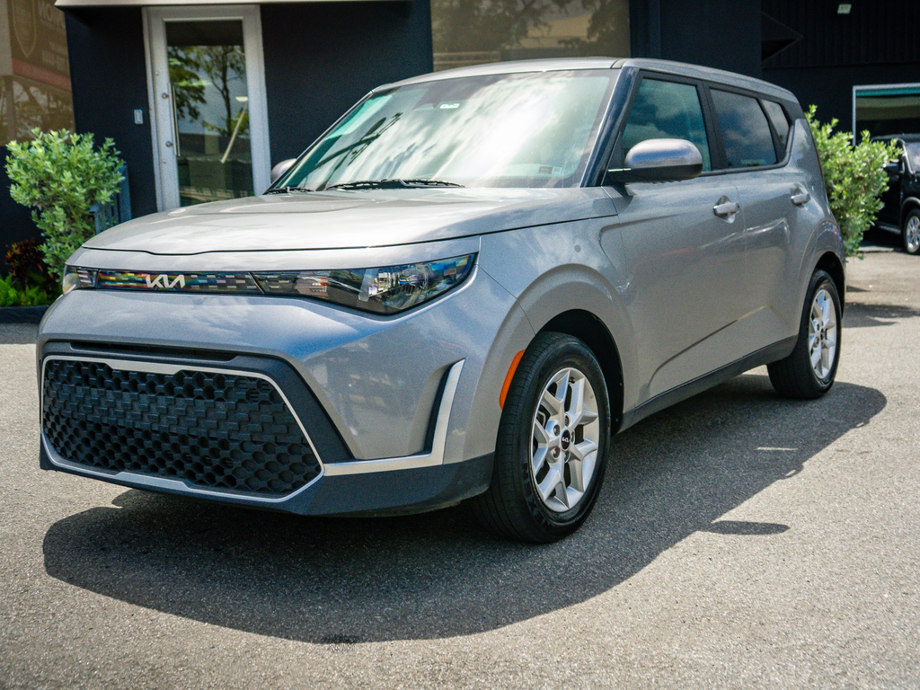 2025 Kia Soul 2.0L LX IVT's photo