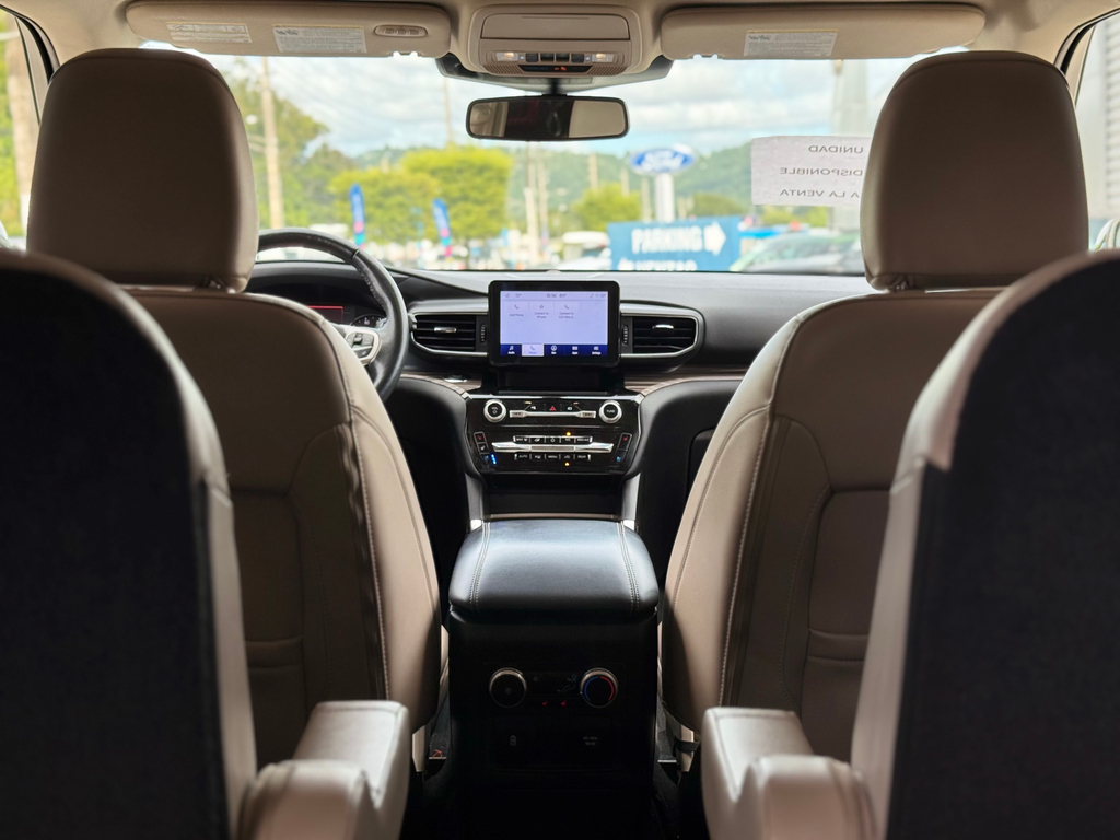 2022 Ford Explorer Limited's photo