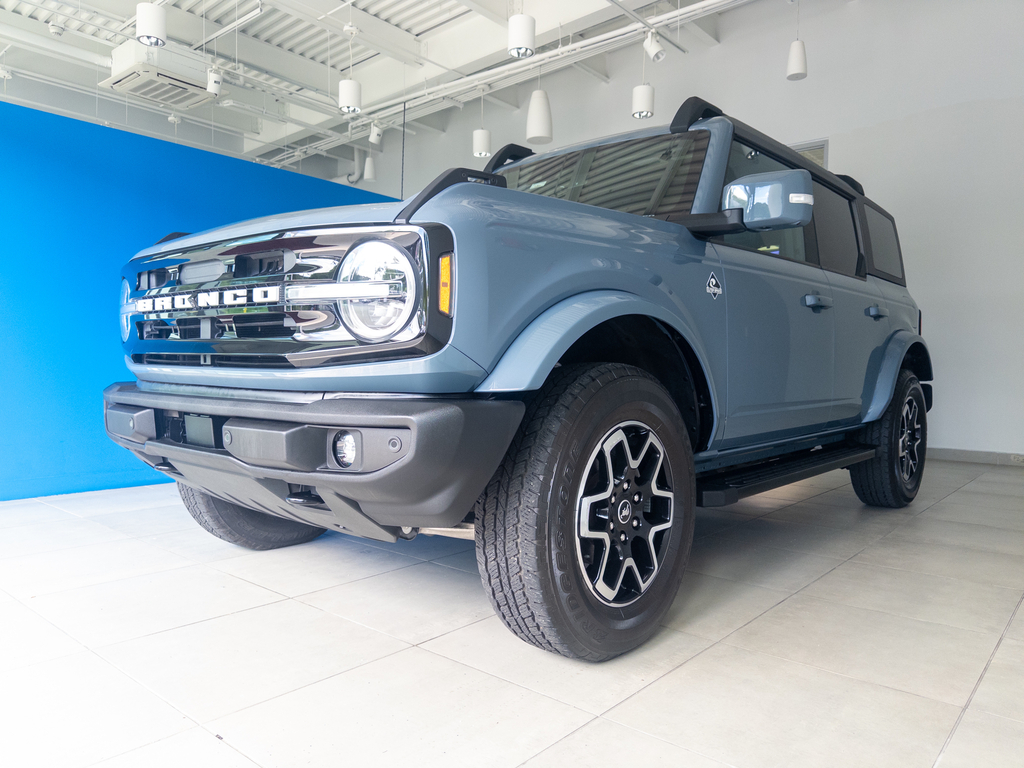 2023 Ford Bronco 4-Door Outer Banks