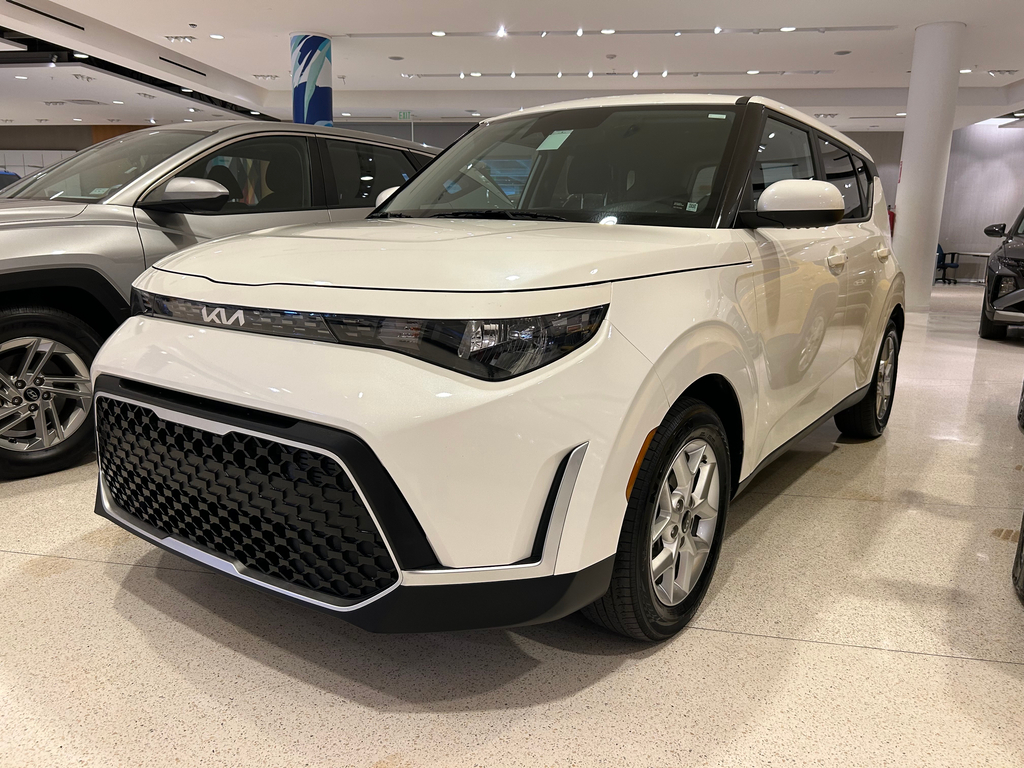 2025 Kia Soul 2.0L LX IVT's photo
