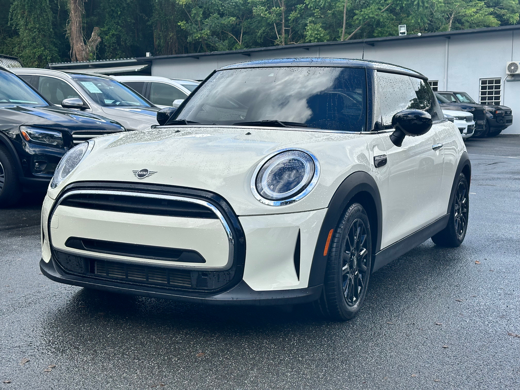 2023 MINI Hardtop 2 Door Base's photo