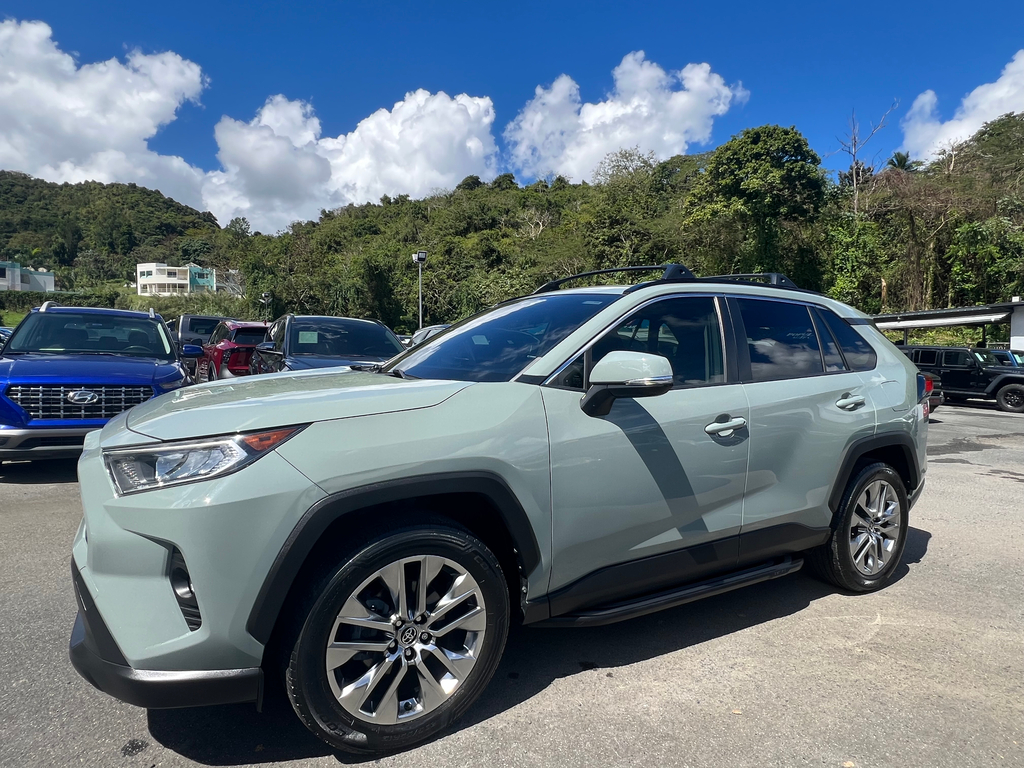2020 Toyota RAV4 XLE Premium