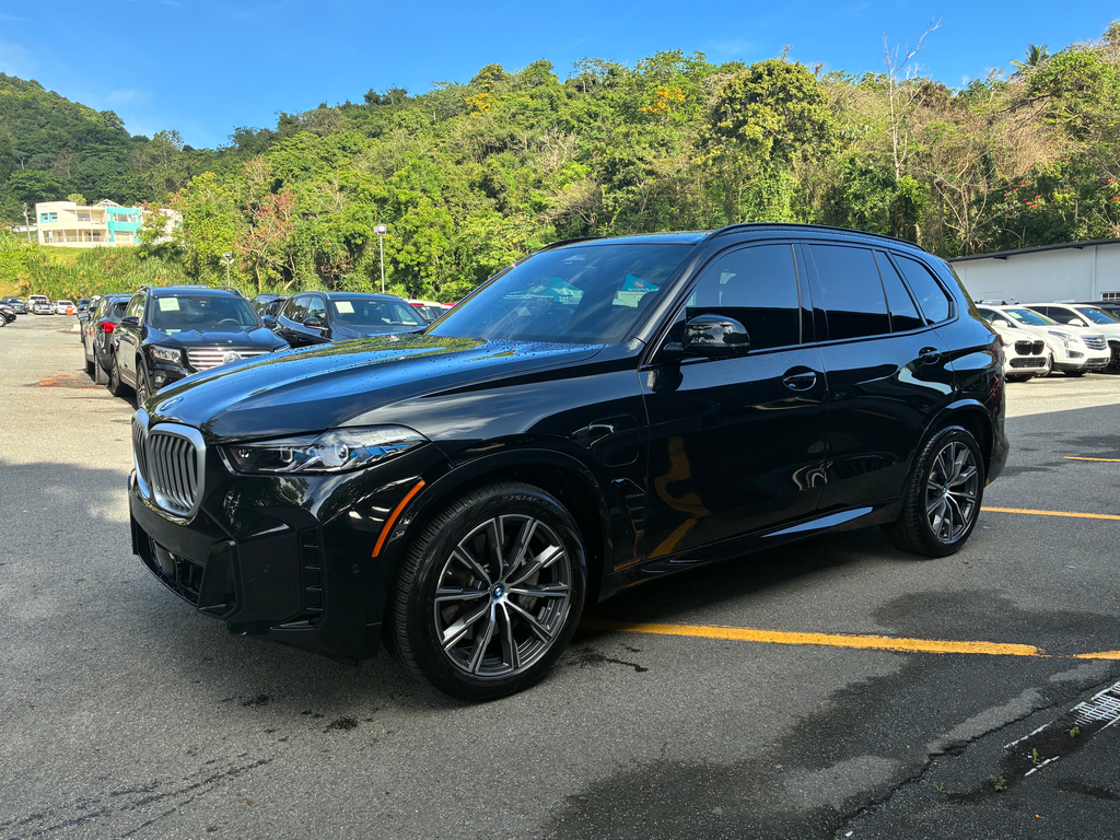 2025 BMW X5 xDrive50e's photo