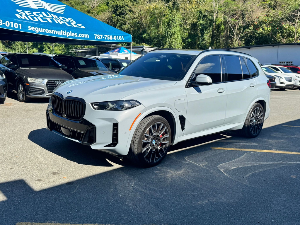 2025 BMW X5's photo