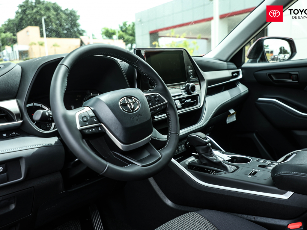 Toyota Highlander LE (Ruby) - Toyota de Bayamón