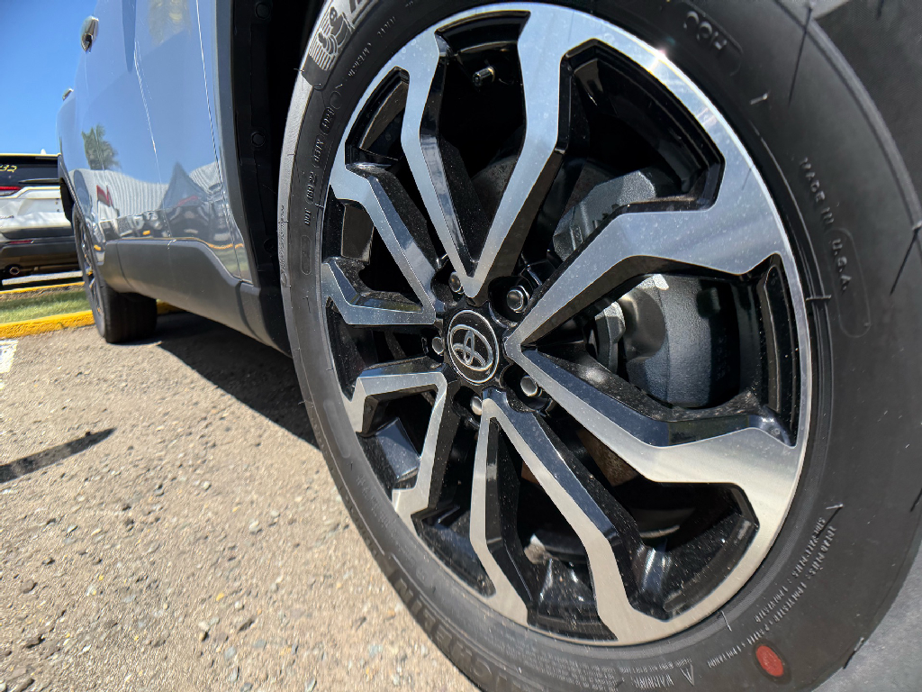 2025 Toyota Corolla Cross Hybrid SE photo 5