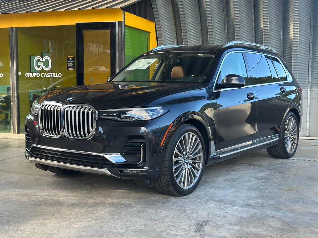 2021 BMW X7 40i's photo