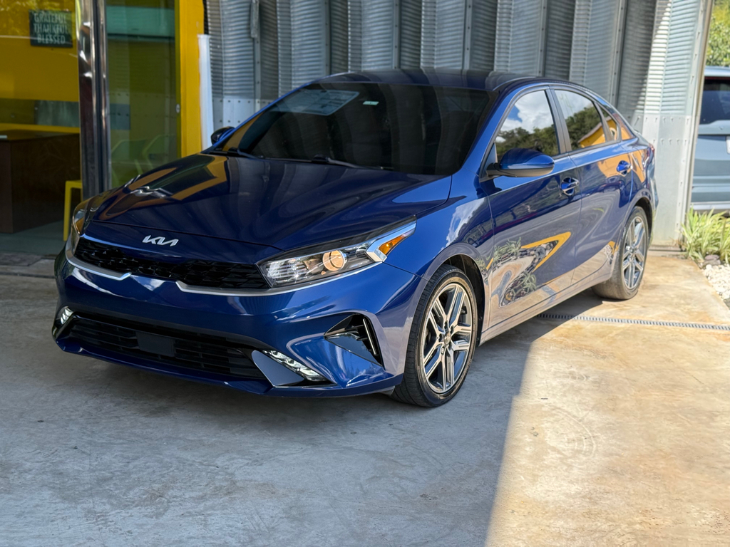 2023 Kia Forte LXS AT's photo