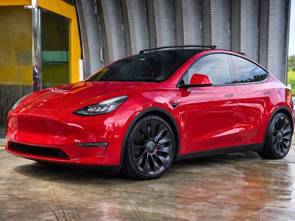2020 Tesla Model Y Performance Dual Motor All-Wheel Drive's photo