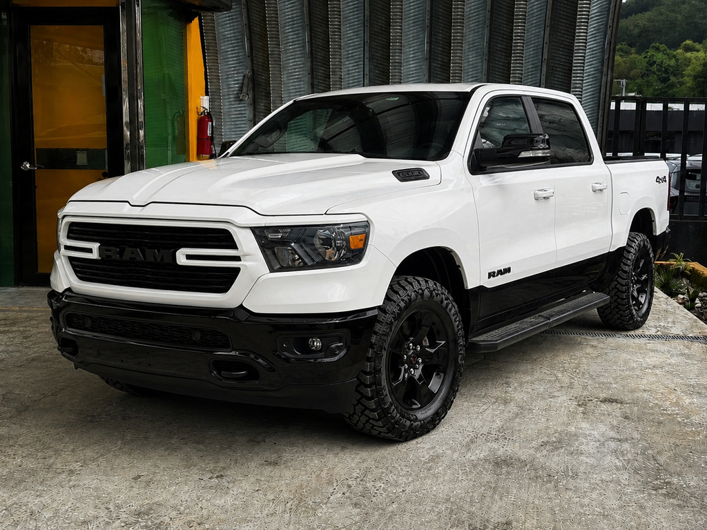 2022 RAM 1500 Big Horn/Lone Star 4x4 Crew Cab 5'7's photo