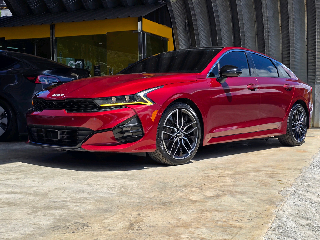 2022 Kia Optima GT FWD's photo
