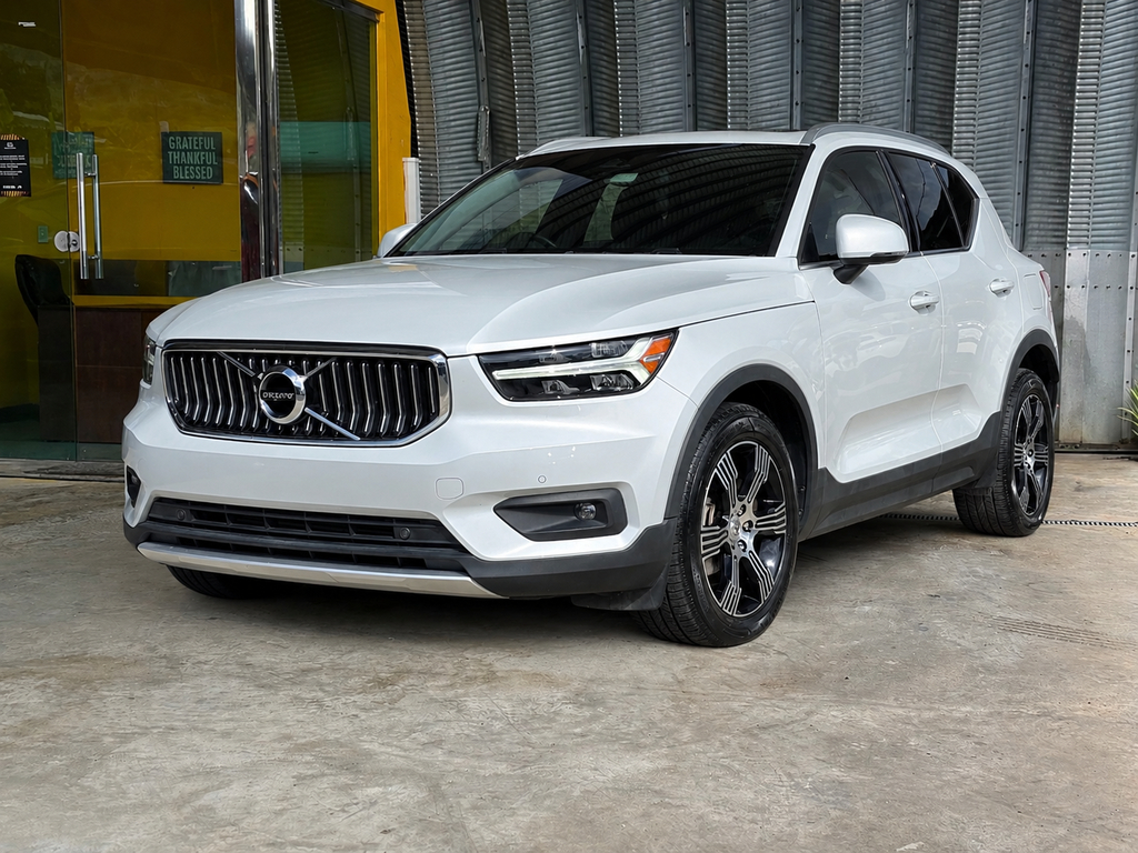 2022 Volvo XC40 T4 Inscription's photo