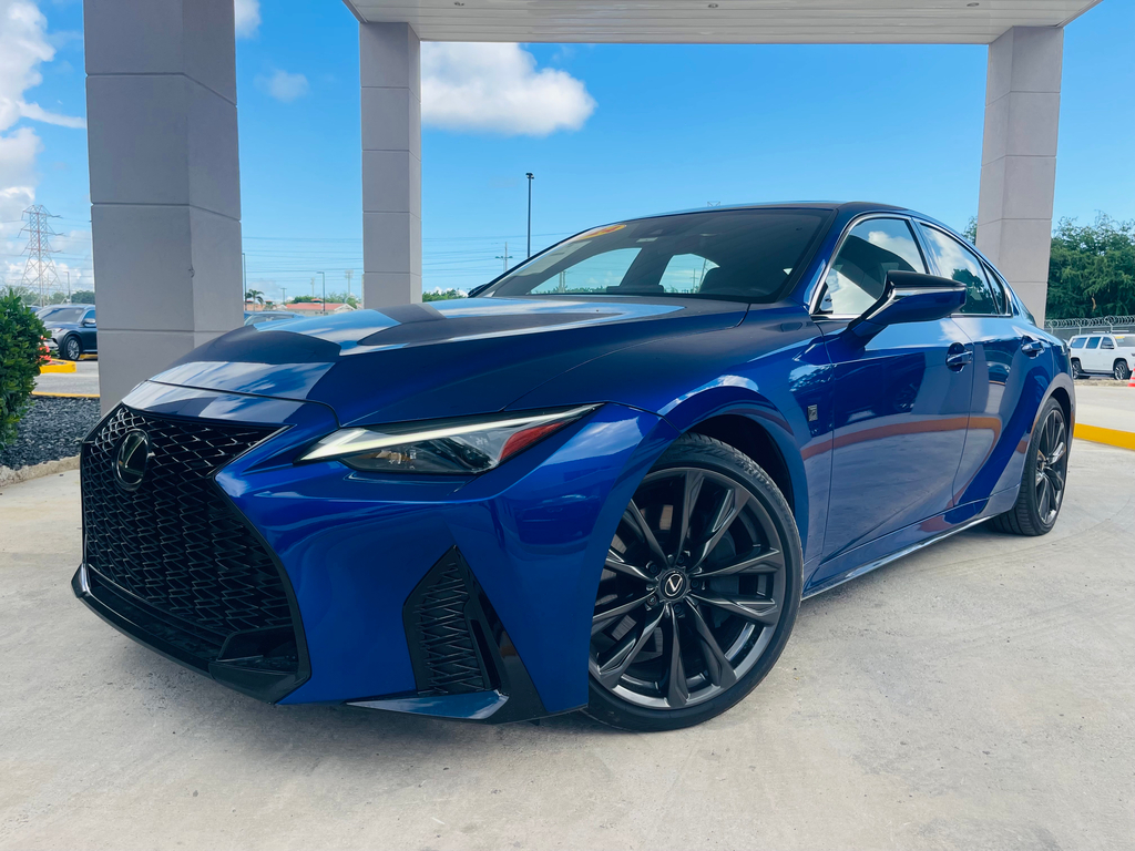 2024 Lexus IS 300's photo