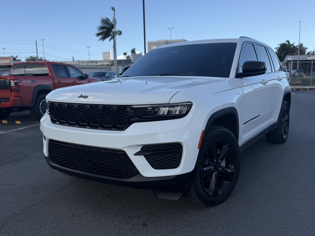 2023 Jeep Grand Cherokee Altitude's photo