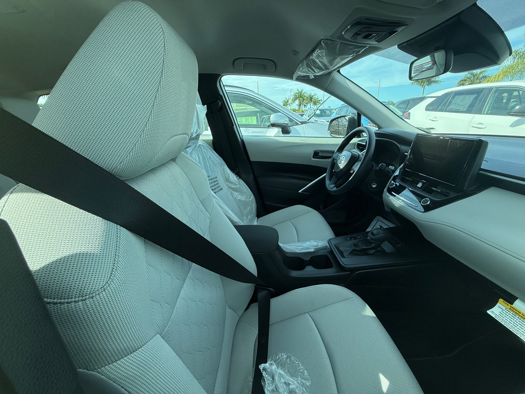 2026 Toyota Corolla Cross L photo 3