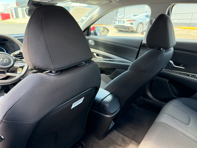 2024 Hyundai Elantra SE