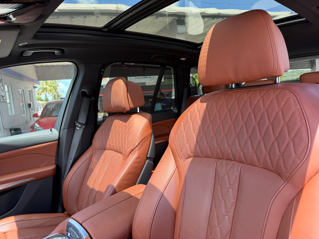 2025 BMW X5 M60i