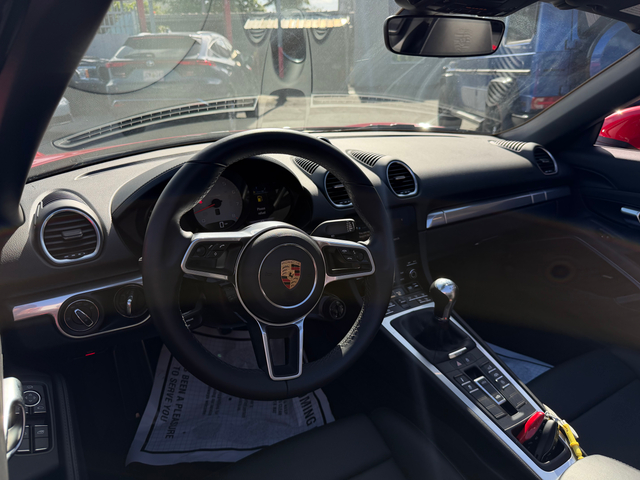 2025 Porsche 718 Boxster S