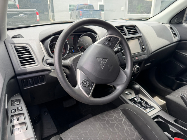 2023 Mitsubishi Outlander Sport ES