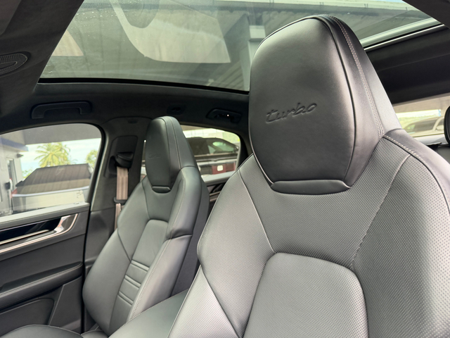 2025 Porsche Cayenne Turbo E-Hybrid