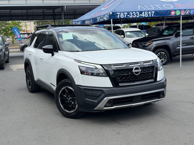 2025 Nissan Pathfinder SV