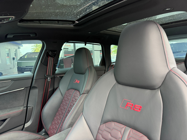 2025 Audi RS 6 Avant performance