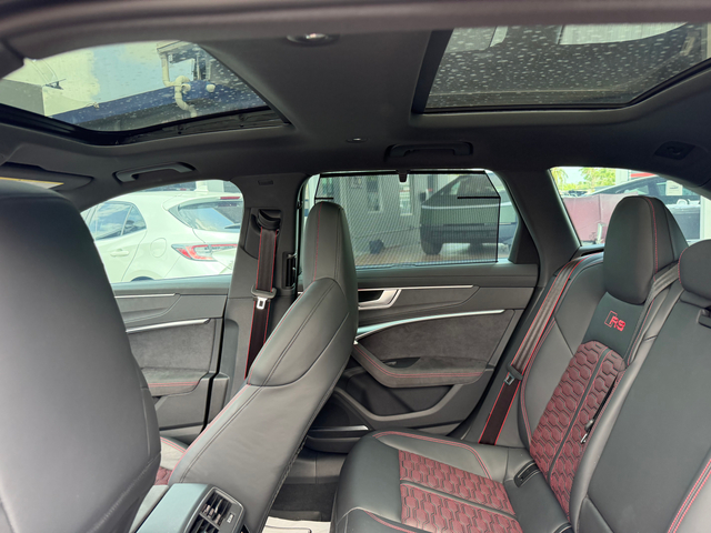 2025 Audi RS 6 Avant performance