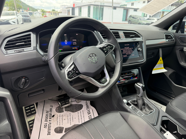 2024 Volkswagen Tiguan SE R-Line Black
